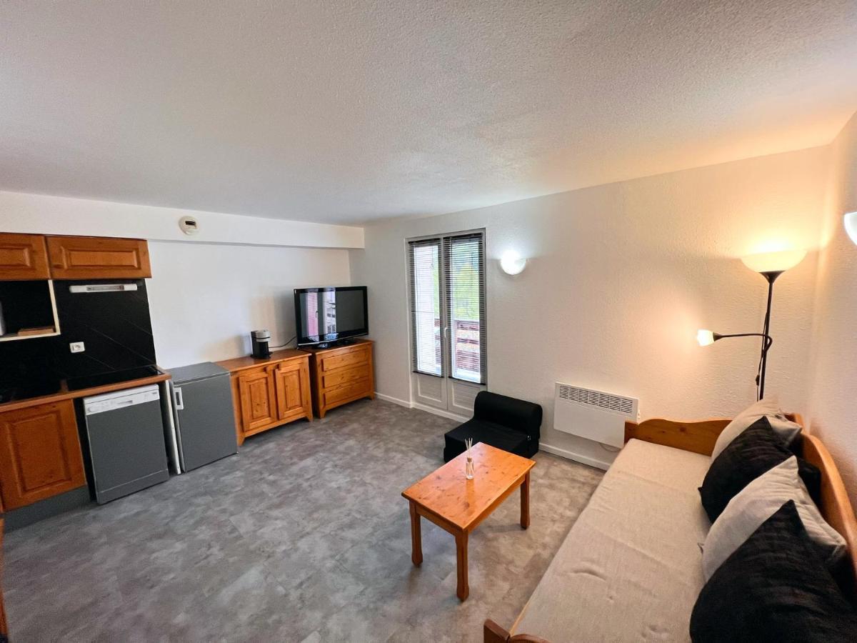 Vars, Spacieux Renove 4 Couchages Dans *