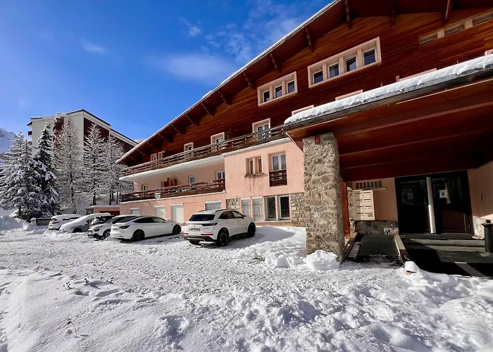 Vars, Appart Spacieux Renove 4 Couchages Dans Chalet