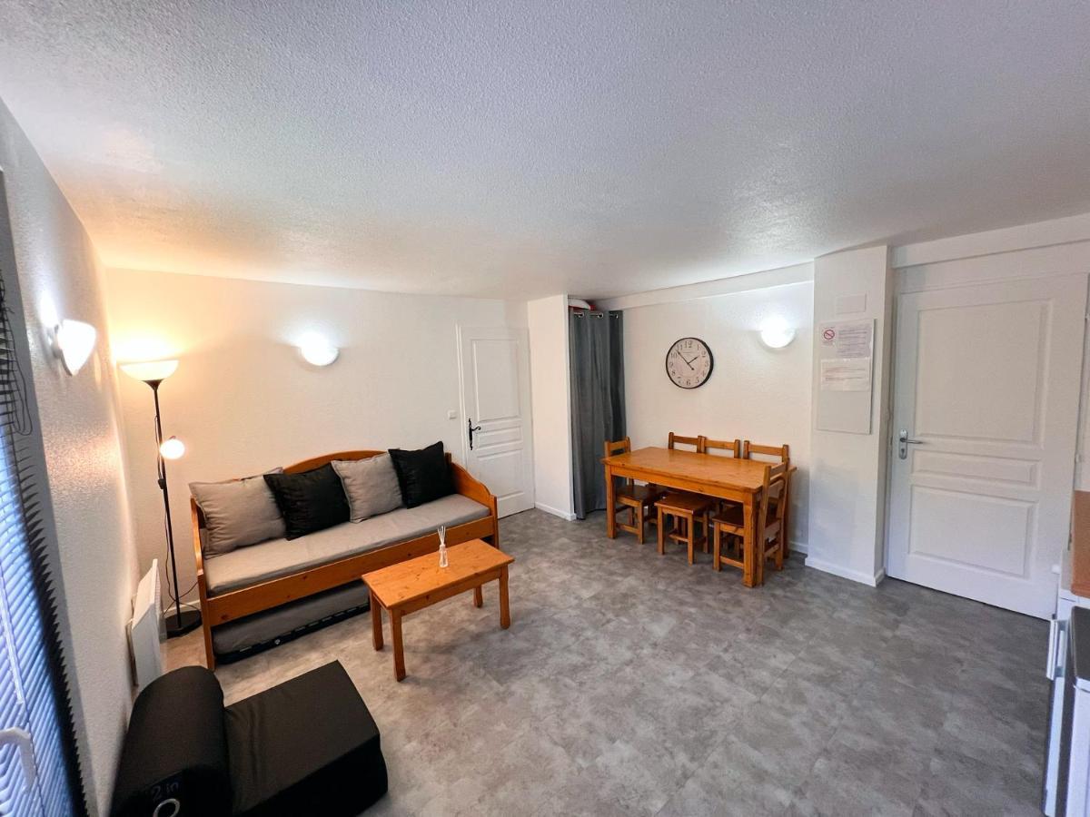 Vars, Spacieux Renove 4 Couchages Dans Apartamento *